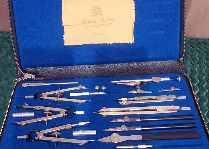 Grajewo ogłoszenia: Sprzedam zestaw kreślarski nie używany firmy Richter cena...