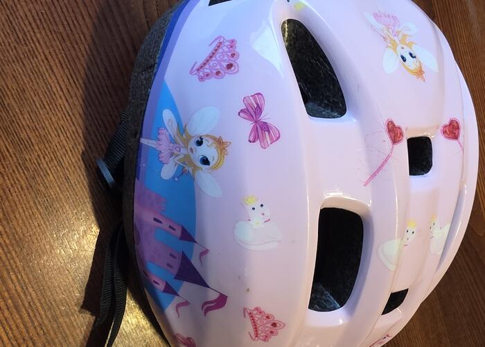 Grajewo ogłoszenia: Sprzedam dwa kaski. Na wrotki, rolki, rower. rozmiar 48-56 i 5...